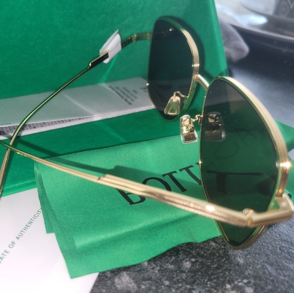 BOTTEGA VENETA Sunglasses NWT unisex Gold Aviator Sytle - Picture 3 of 6